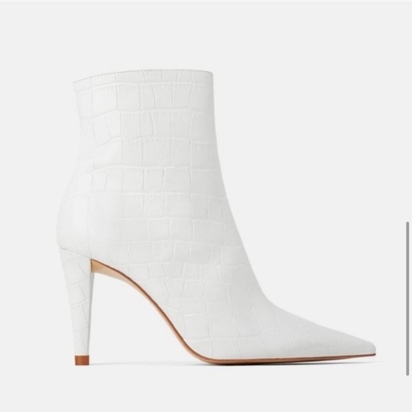 NWOT Leather Embossed Zara Bootie - Picture 3 of 10